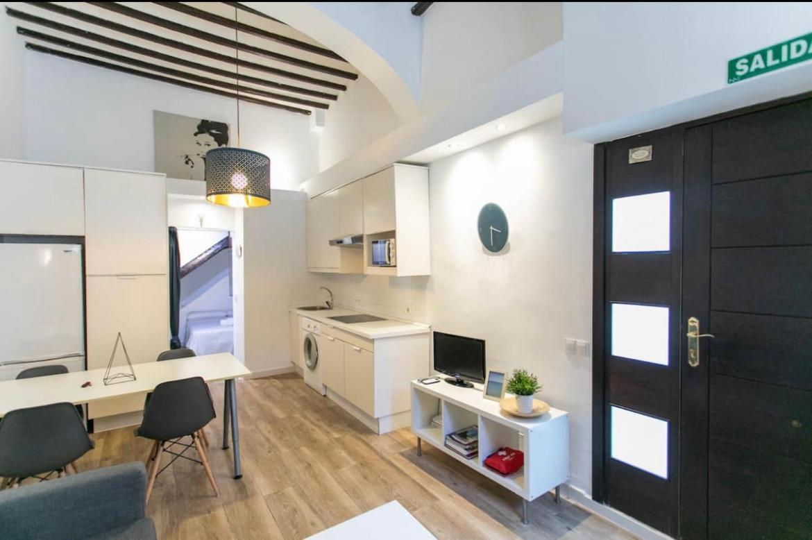 Rooms Postigo Bajo Malaga Bagian luar foto
